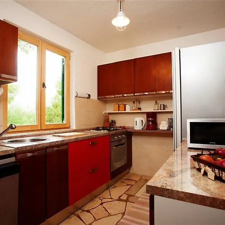 Robinson Eden * Milna (Brac)